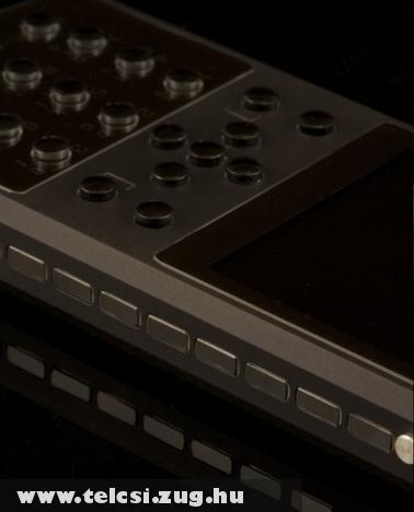 Mobiado Classic 712 Stealth - egy igazi luxusmobil